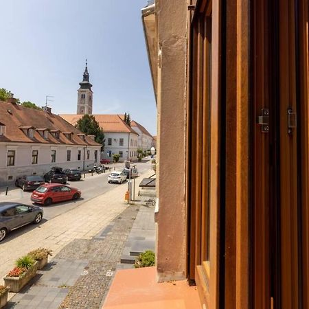 Appartement Apartman Gaudeamus à Varaždin Extérieur photo